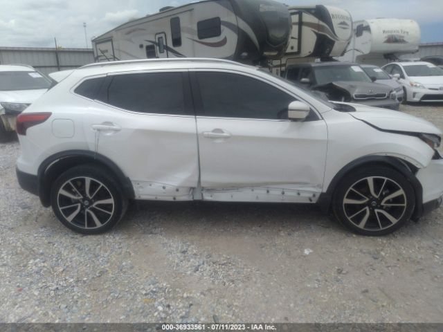 JN1BJ1CP9JW101365 Nissan Rogue Sport Sl