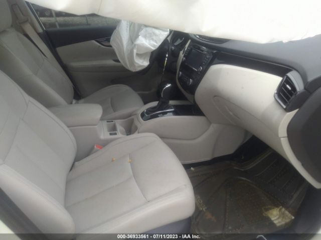 JN1BJ1CP9JW101365 Nissan Rogue Sport Sl