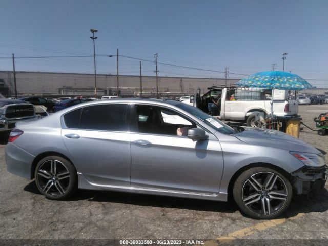 1HGCR3F99HA016585 Honda Accord Sedan Touring