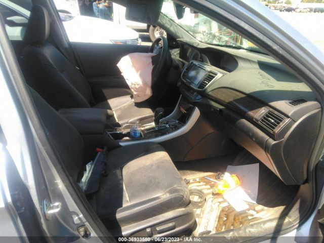 1HGCR3F99HA016585 Honda Accord Sedan Touring