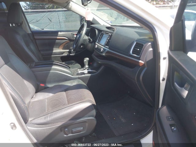 Toyota Highlander Limited 2015 5TDYKRFHXFS101860 Image 11