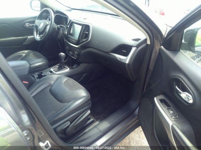 1C4PJLLB9JD561964 Jeep Cherokee Latitude Plus