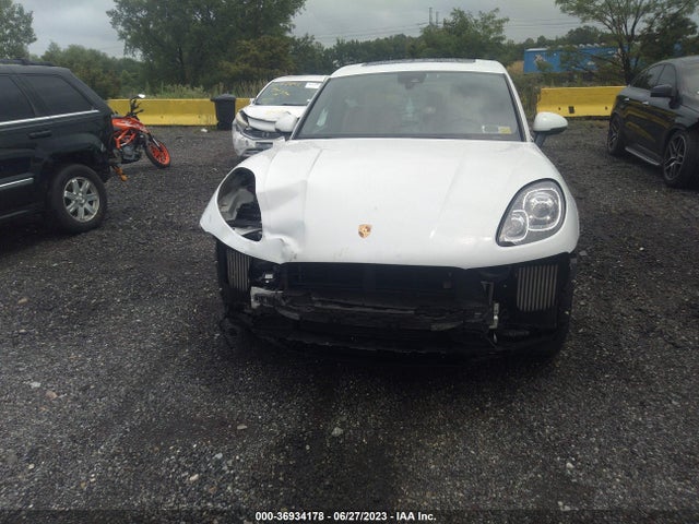 2015 PORSCHE MACAN TURBO VIN: WP1AF2A52FLB99597