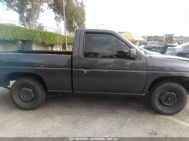 1996 NISSAN TRUCK XE VIN: 1N6SD11S1TC346979