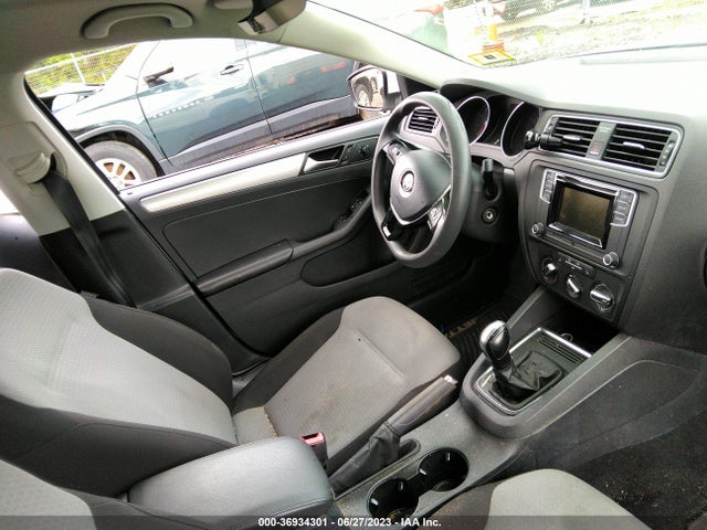 2017 VOLKSWAGEN JETTA 1.4T S VIN: 3VW2B7AJ0HM414730