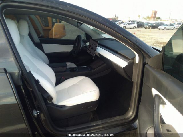 5YJYGDEEXMF158184 Tesla Model Y Long Range
