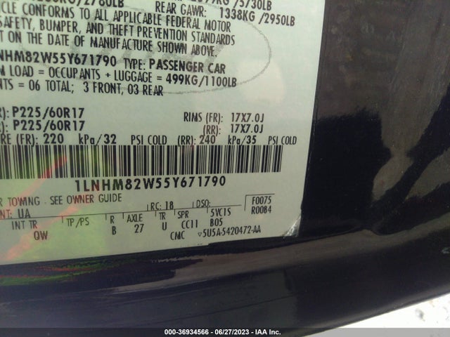 2005 LINCOLN TOWN CAR SIGNATURE LIMITED VIN: 1LNHM82W55Y671790
