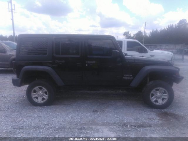 1C4BJWDG6FL675990 Jeep Wrangler Unlimited Sport
