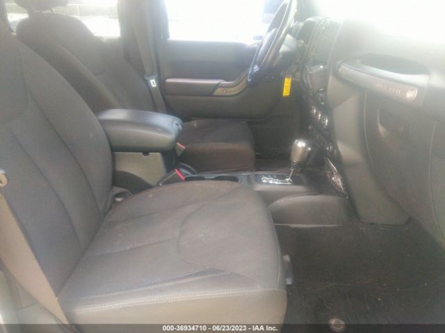 1C4BJWDG6FL675990 Jeep Wrangler Unlimited Sport