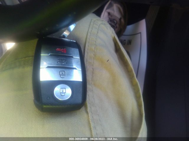 KNDPN3AC7J7372700 KIA Sportage Ex