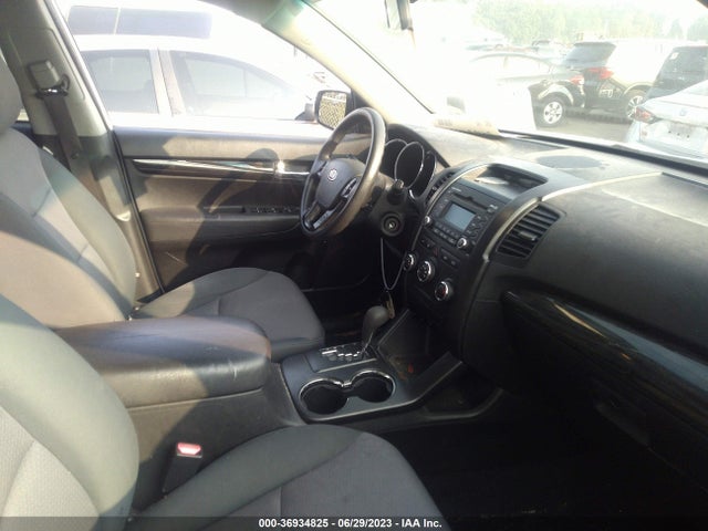 2013 KIA SORENTO LX VIN: 5XYKT3A12DG406872