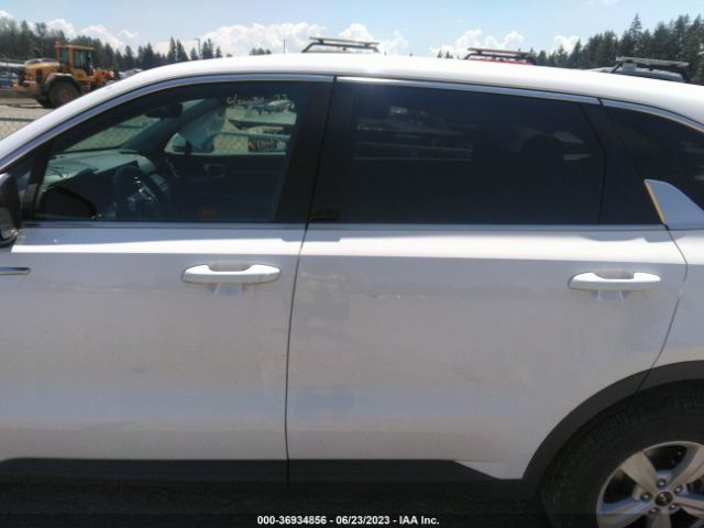 5XYRGDLC3NG077740 KIA SORENTO LX