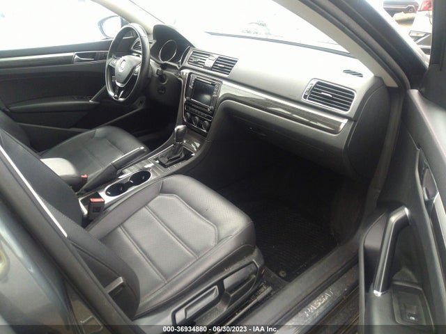 1VWBA7A36JC022914 Volkswagen Passat 2.0t Se
