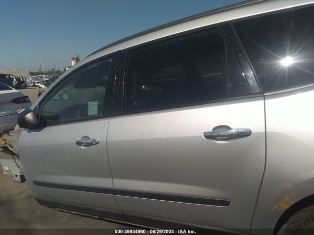 Chevrolet Traverse Ls 2016 1GNKRFKD0GJ225810 Image 14