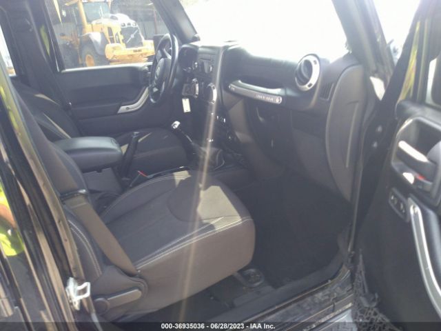 1C4BJWEG1EL110656 Jeep Wrangler Unlimited Sahara