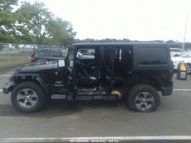 1C4BJWEG4HL747481 Jeep Wrangler Unlimited Sahara
