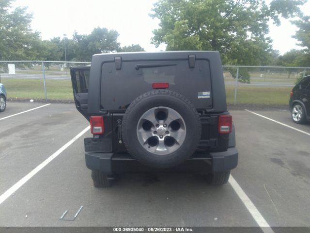 1C4BJWEG4HL747481 Jeep Wrangler Unlimited Sahara