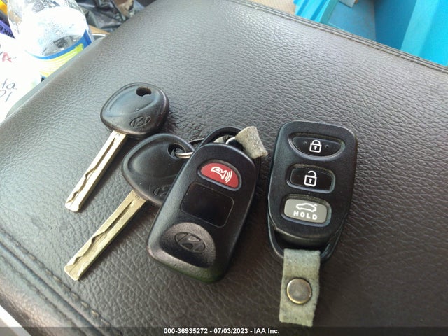2014 HYUNDAI SONATA GLS VIN: 5NPEB4AC1EH928443