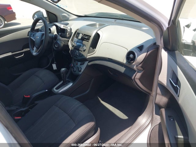 Chevrolet SONIC LT 2014 1G1JC5SHXE4198459 Image 6