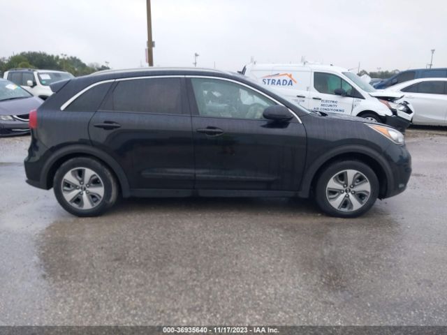 KNDCB3LC6K5219467 KIA NIRO LX