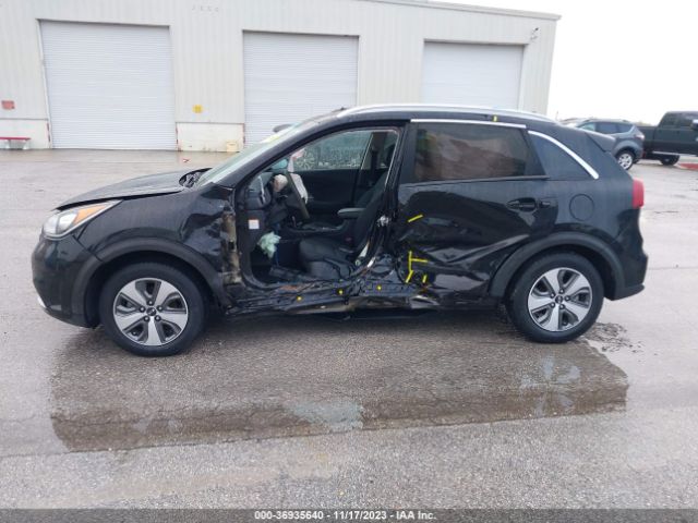 KNDCB3LC6K5219467 KIA NIRO LX
