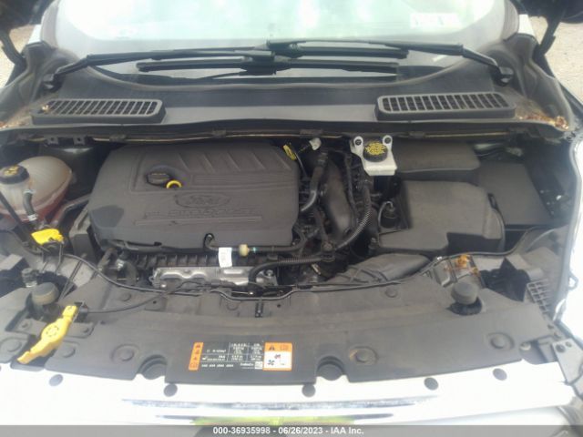 1FMCU9GD6JUD33288 Ford ESCAPE SE