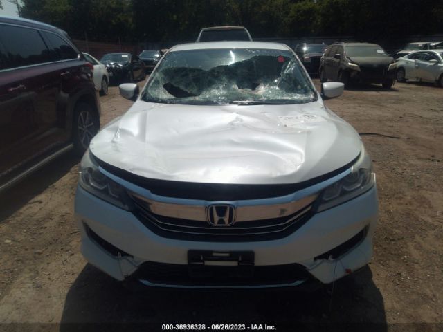 1HGCR2F32HA042628 Honda Accord Sedan Lx