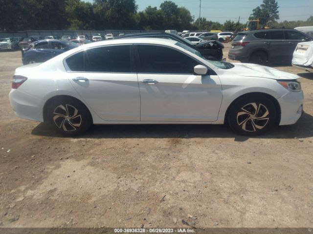 1HGCR2F32HA042628 Honda Accord Sedan Lx