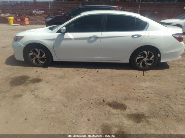 1HGCR2F32HA042628 Honda Accord Sedan Lx