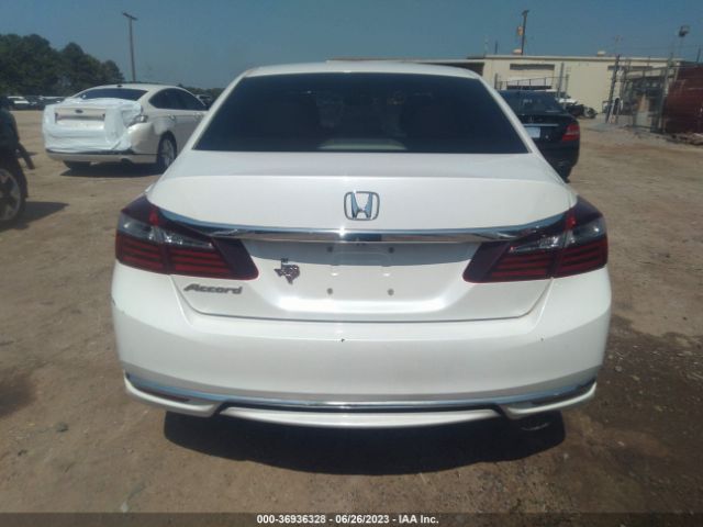 1HGCR2F32HA042628 Honda Accord Sedan Lx