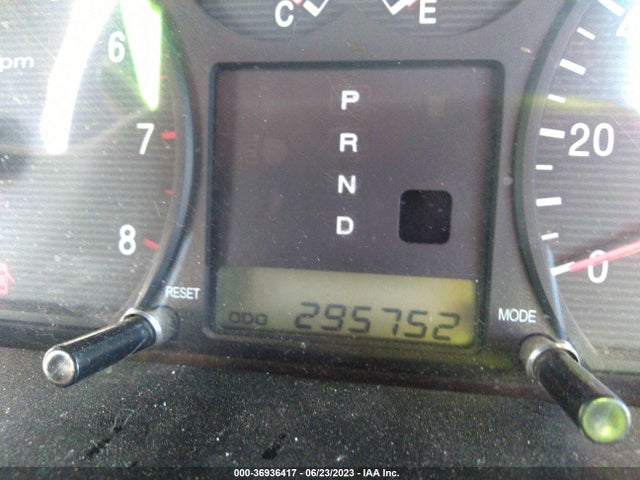 2003 HYUNDAI SONATA VIN: KMHWF25H33A899661