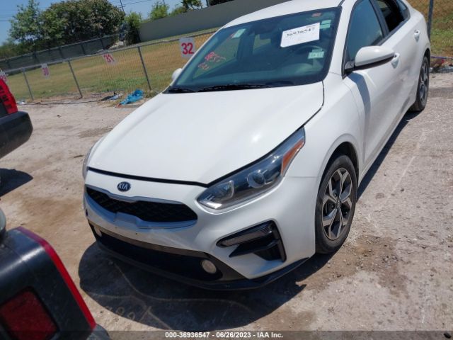 3KPF24AD9ME349362 KIA Forte Lxs