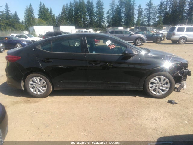 Hyundai ELANTRA SE 2018 5NPD74LF2JH330165 Image 13
