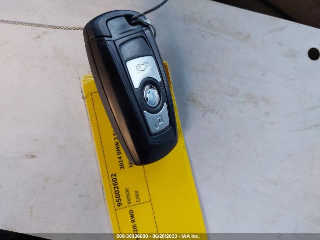 WBA3B1G59ENT00819 BMW 3 Series 320i