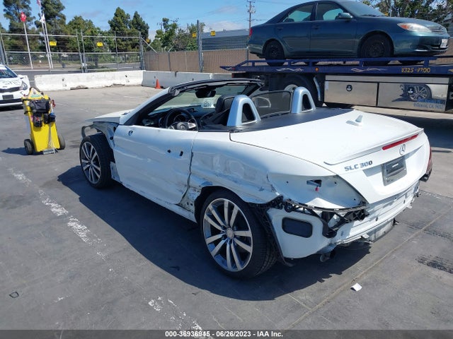 2017 Mercedes-Benz SLK-Class, VIN: WDDPK3JA5HF138438