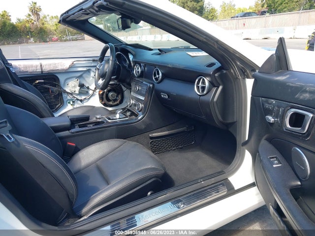 2017 Mercedes-Benz SLK-Class, VIN: WDDPK3JA5HF138438