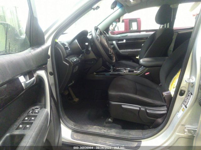 5XYKTDA7XEG427271 KIA SORENTO LX