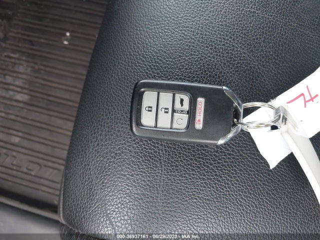 Honda Pilot Touring 2017 5FNYF6H93HB020022 Image 3