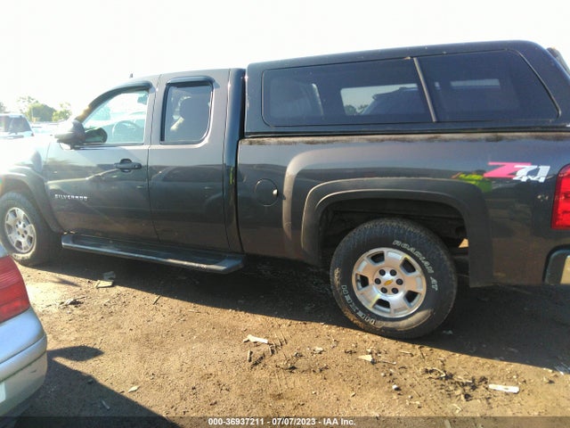 2010 CHEVROLET SILVERADO 1500 LT VIN: 1GCSKSE37AZ143316
