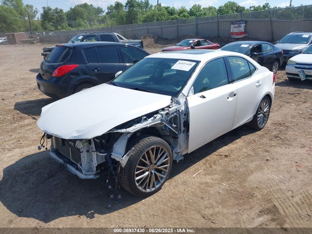 Lexus IS 250 2015 JTHCF1D21F5026307 Image 2