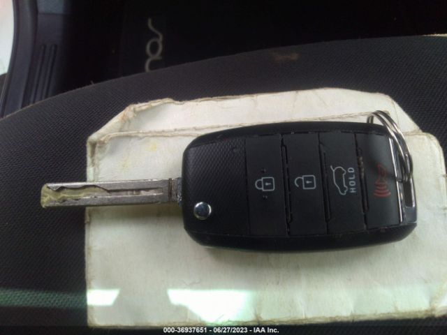 KNDJN2A2XG7394660 KIA Soul Base