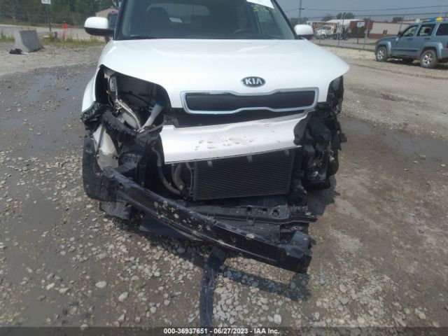 KNDJN2A2XG7394660 KIA Soul Base