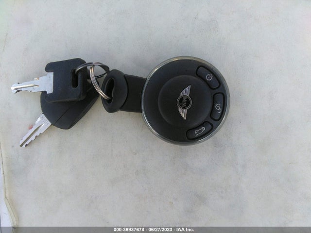2007 MINI COOPER HARDTOP WMWMF335X7TT57460 Photo 10