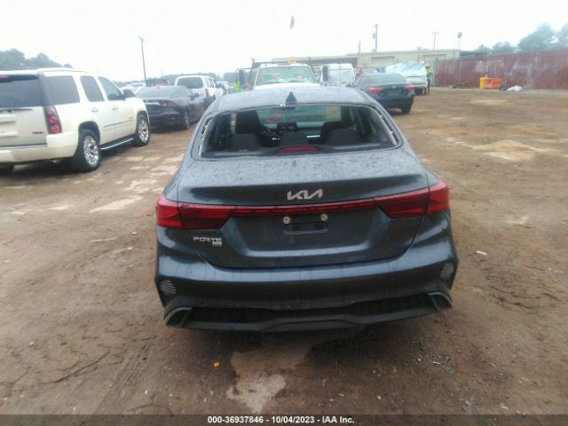 3KPF24AD9PE573042 KIA FORTE LX