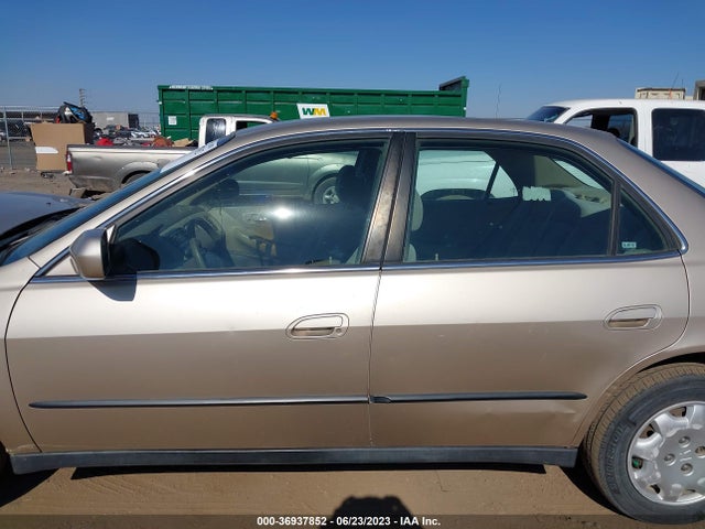 2000 HONDA ACCORD SDN LX VIN: 1HGCG5642YA139330