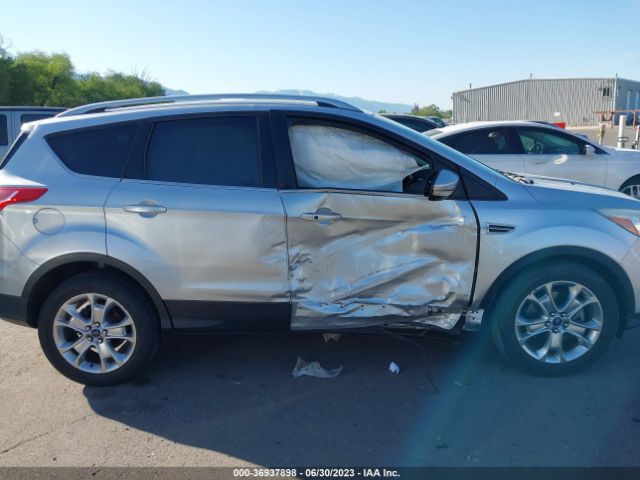 1FMCU9J9XEUC25184 Ford Escape Titanium