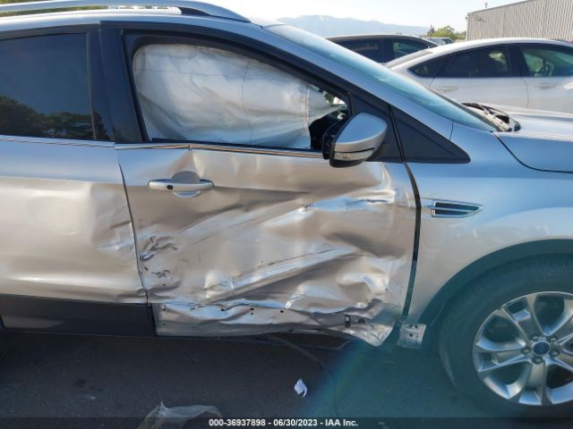 1FMCU9J9XEUC25184 Ford Escape Titanium