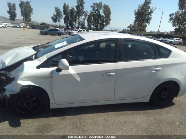 Toyota Prius Four 2015 JTDKN3DUXF0399677 Image 7