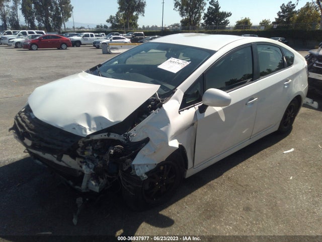 Toyota Prius Four 2015 JTDKN3DUXF0399677 Image 2