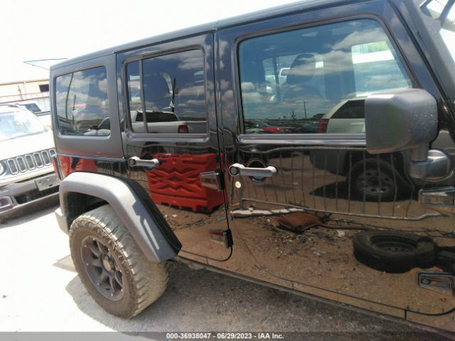 1C4BJWDG5HL733221 Jeep Wrangler Unlimited Sport